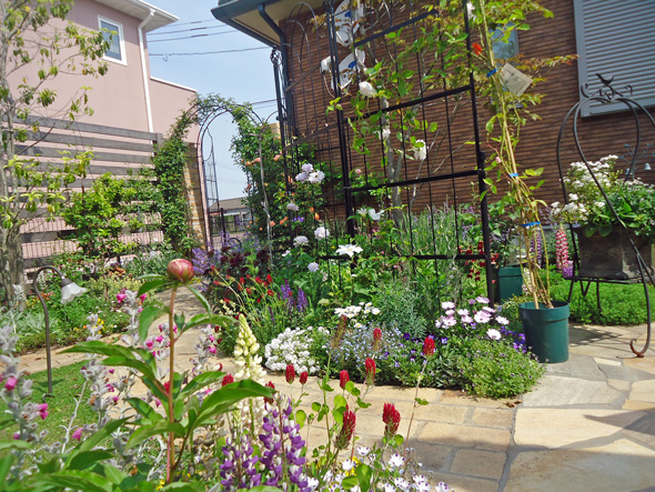 大好きなお花を眺めてくつろげるお庭 神栖市 Ｏ様邸 | お庭・ガーデン