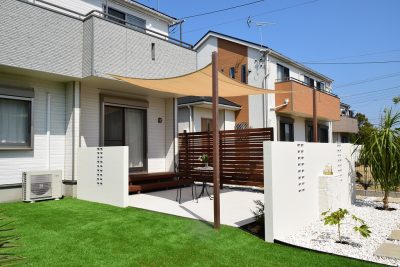 人工芝でメンテンナスが楽なリゾートガーデン♪ | お庭・ガーデン